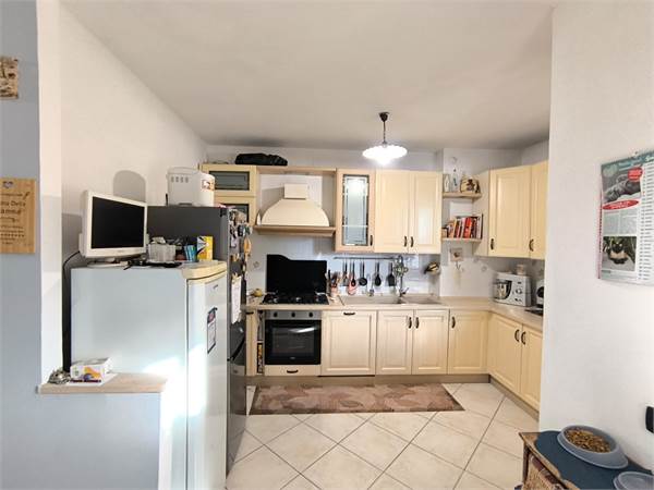 Sassuolo: appartamento con 3 camere in palazzina del 2003