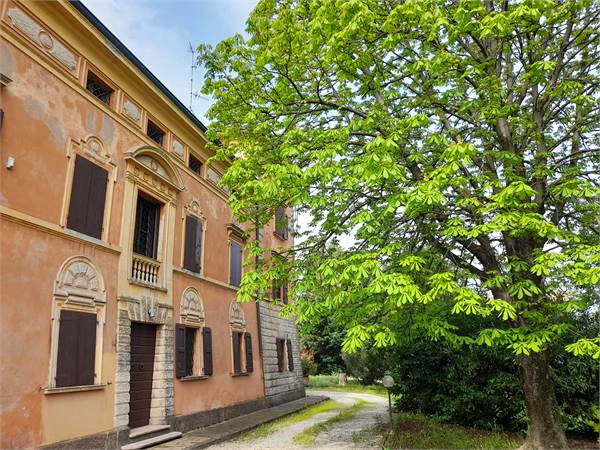 Casalgrande Alto bellissima porzione di Villa Neoclassica