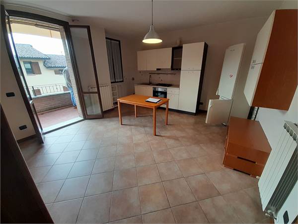 Casalgrande Alto: bilocale arredato in locazione 4+4