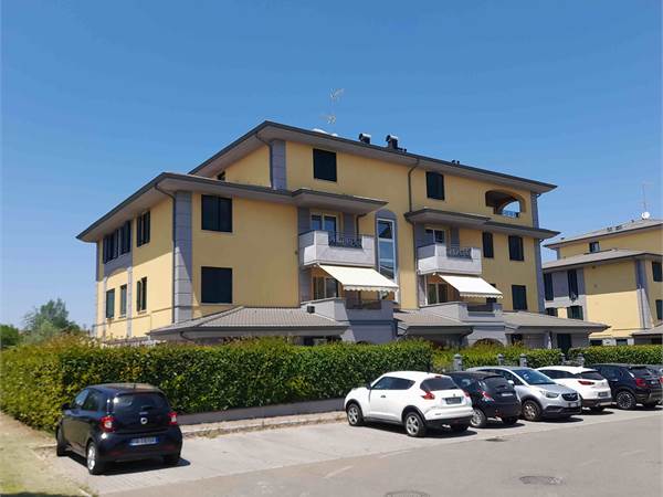 Ubersetto di Formigine appartamento condizioni pari al nuovo